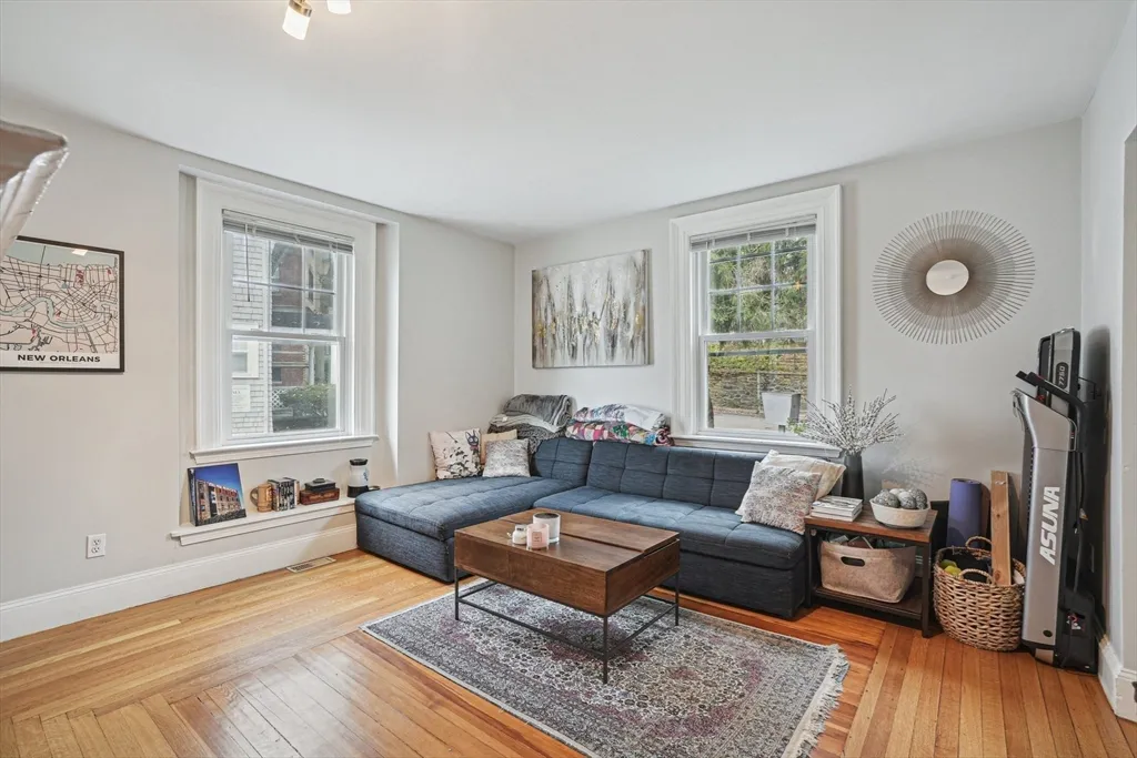 2 bed, 1 bath apartment for rent at 36 Cummings Rd Unit 1, Brighton — photo 3 of 23