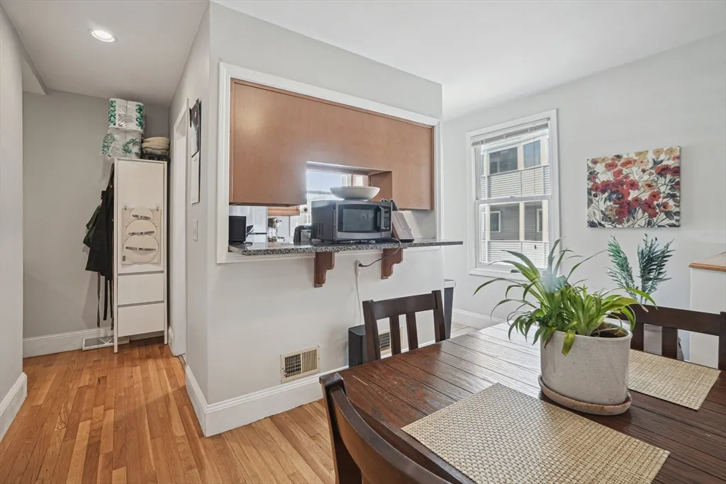 2 bed, 1 bath apartment for rent at 36 Cummings Rd Unit 1, Brighton — photo 7 of 23