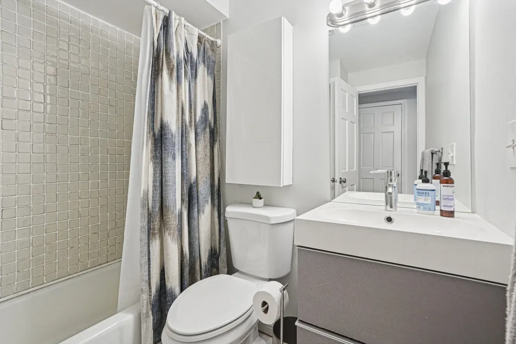 2 bed, 1 bath apartment for rent at 36 Cummings Rd Unit 1, Brighton — photo 14 of 23