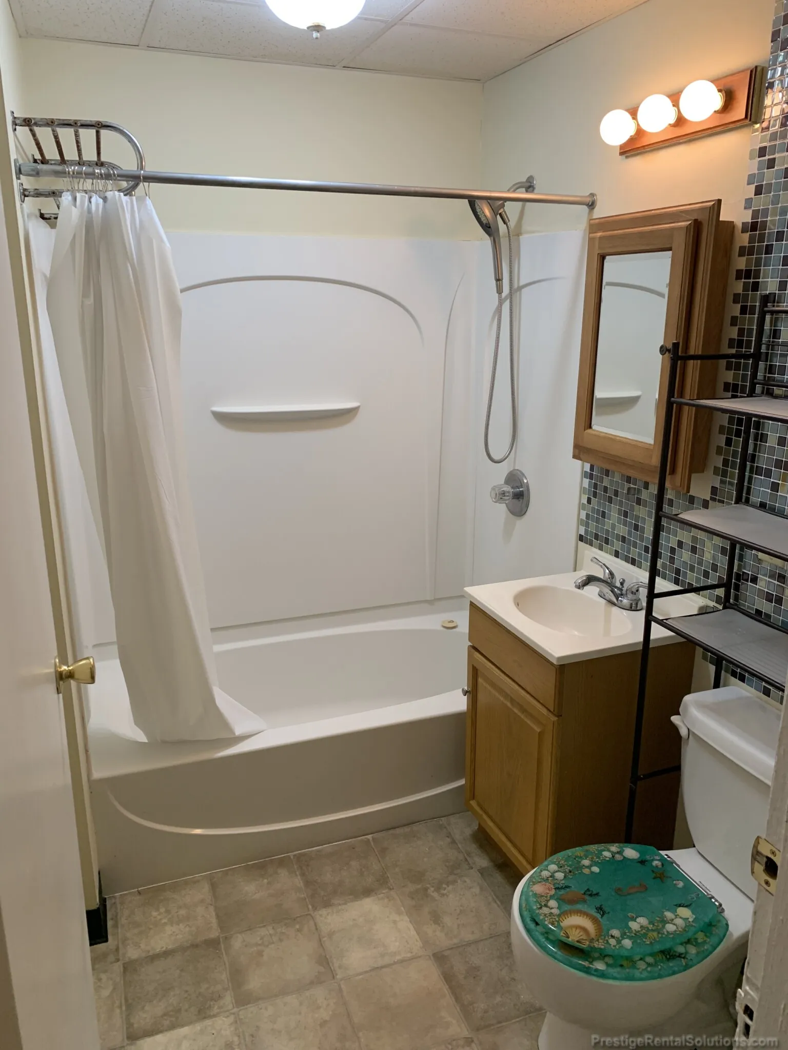 3 bed, 2 bath apartment for rent at 36 Davison St Unit 1, Hyde Park — photo 13 of 20