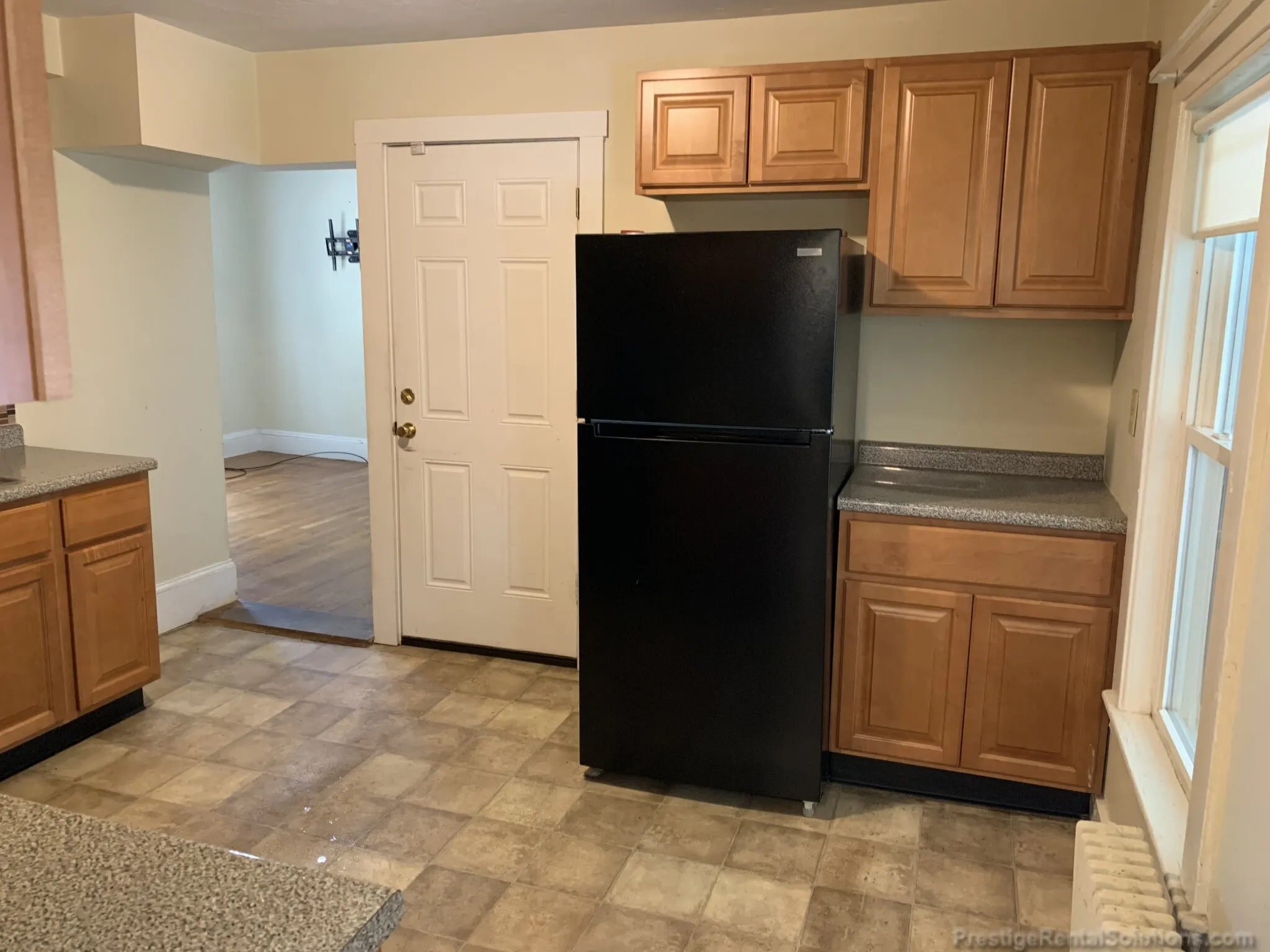 3 bed, 2 bath apartment for rent at 36 Davison St Unit 1, Hyde Park — photo 2 of 20