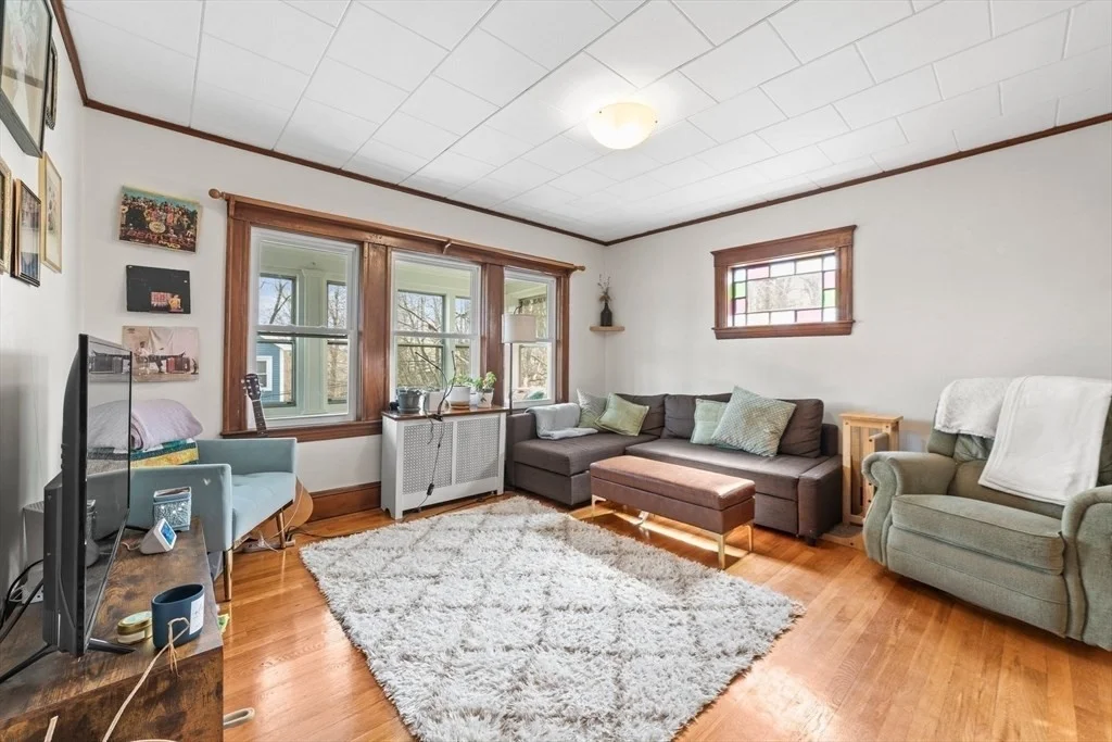 3 bed, 1 bath apartment for rent at 36 Dickinson Rd Unit 36, Brighton — photo 4 of 19