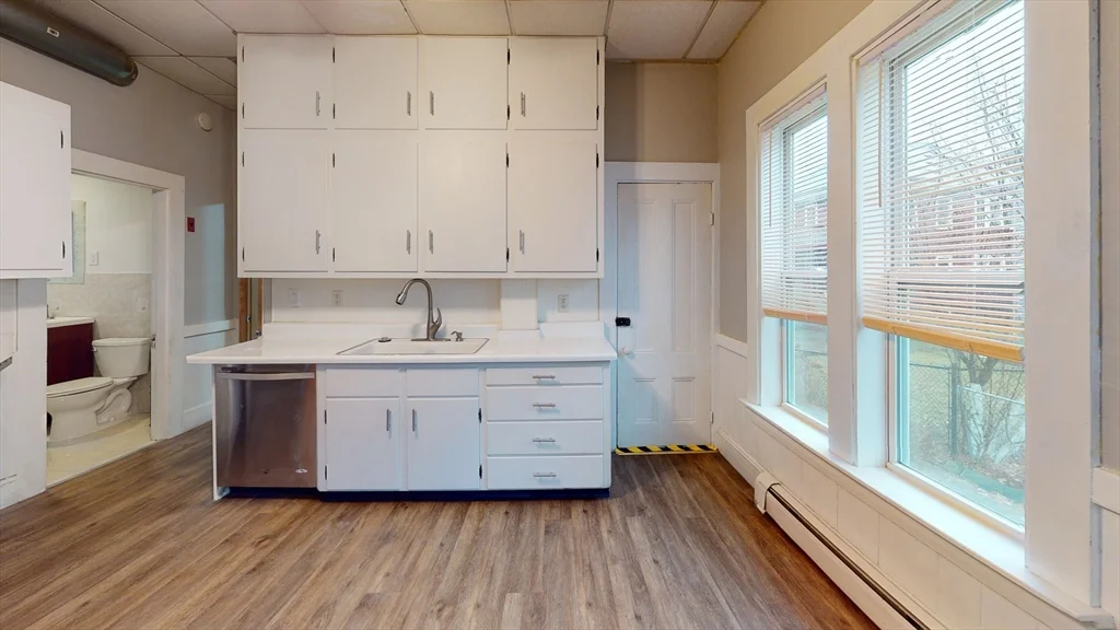2 bed, 1 bath apartment for rent at 36 Dodge Unit 1, Maplewood