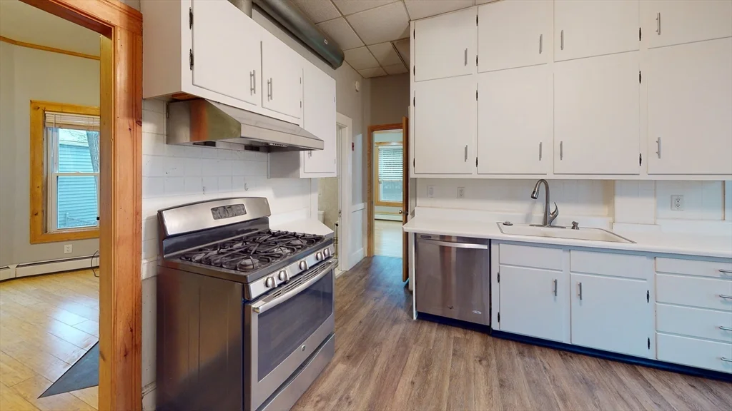 2 bed, 1 bath apartment for rent at 36 Dodge Unit 1, Maplewood — photo 2 of 8