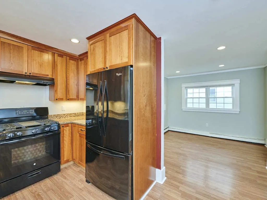 4 bed, 2 bath apartment for rent at 36 E Foster, Melrose — photo 9 of 21