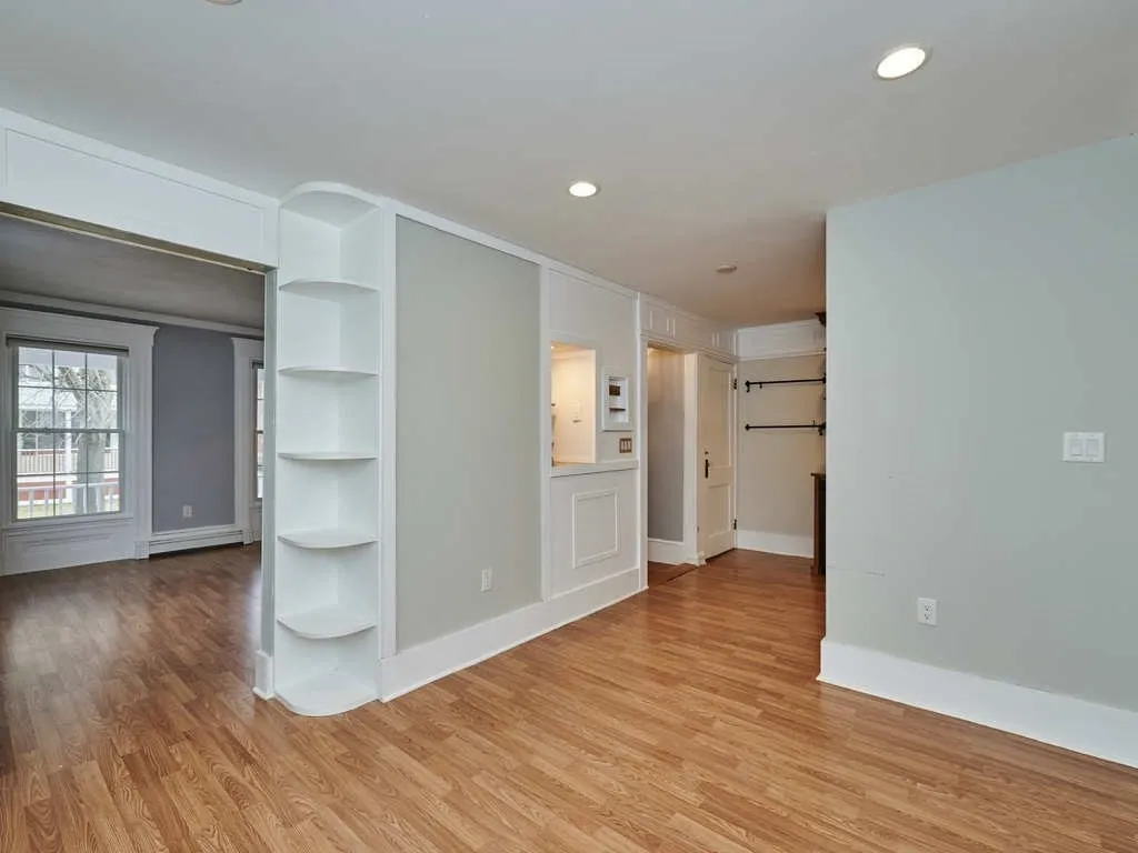 4 bed, 2 bath apartment for rent at 36 E Foster, Melrose — photo 6 of 21
