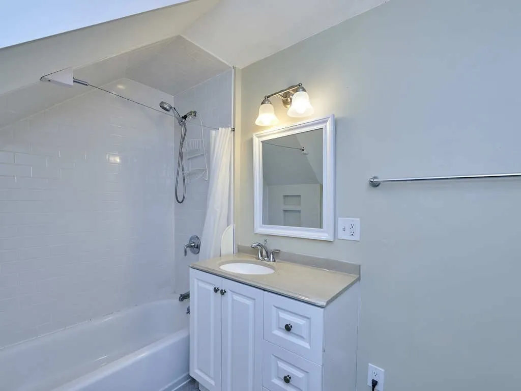 4 bed, 2 bath apartment for rent at 36 E Foster, Melrose — photo 13 of 21