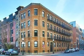 1 bed, 1 bath apartment for rent at 36 East Newton St Unit 1, South End