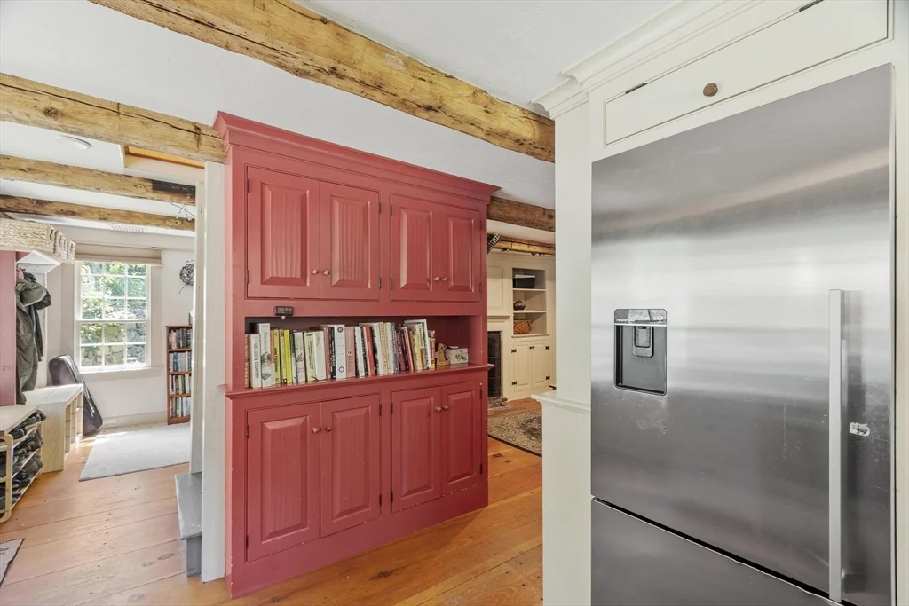 2 bed, 2 bath apartment for rent at 36 East St, Hingham — photo 4 of 35