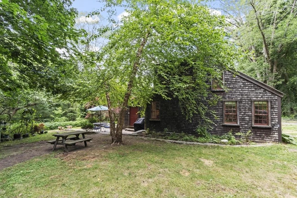 2 bed, 2 bath apartment for rent at 36 East St, Hingham — photo 33 of 35
