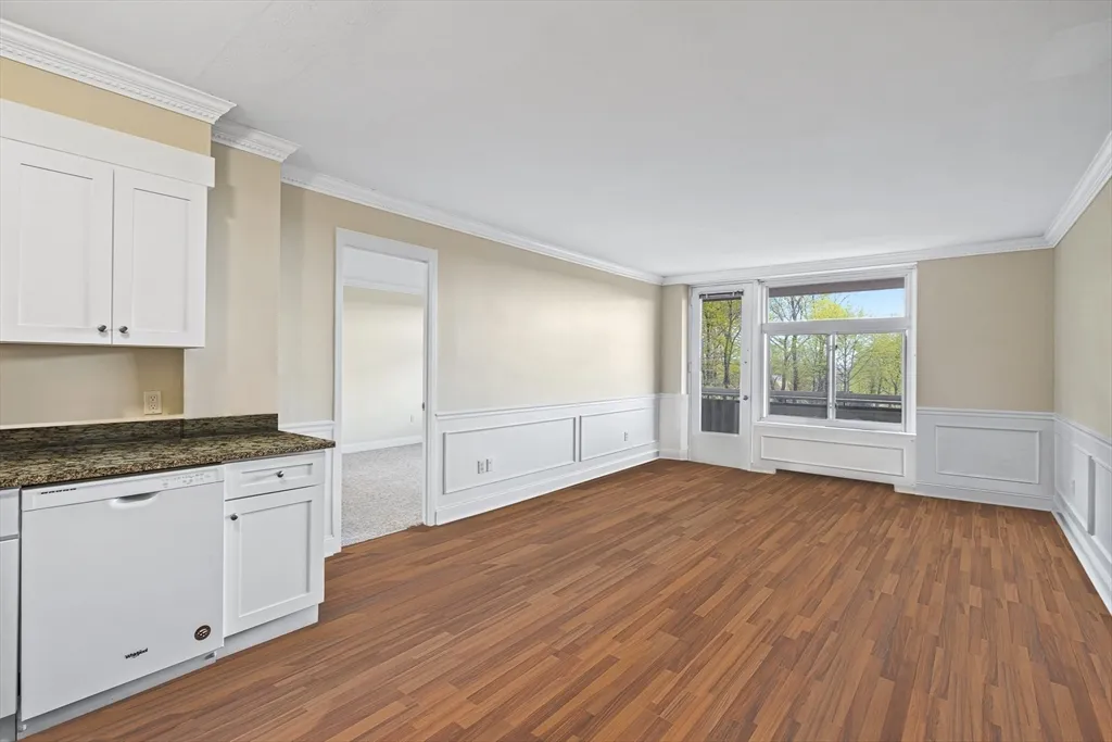 2 bed, 2 bath apartment for rent at 36 Eliot St Unit 11, Jamaica Plain — photo 3 of 12