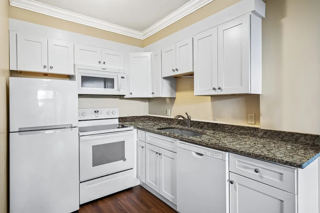 2 bed, 2 bath apartment for rent at 36 Eliot St Unit 11, Jamaica Plain — photo 1 of 12