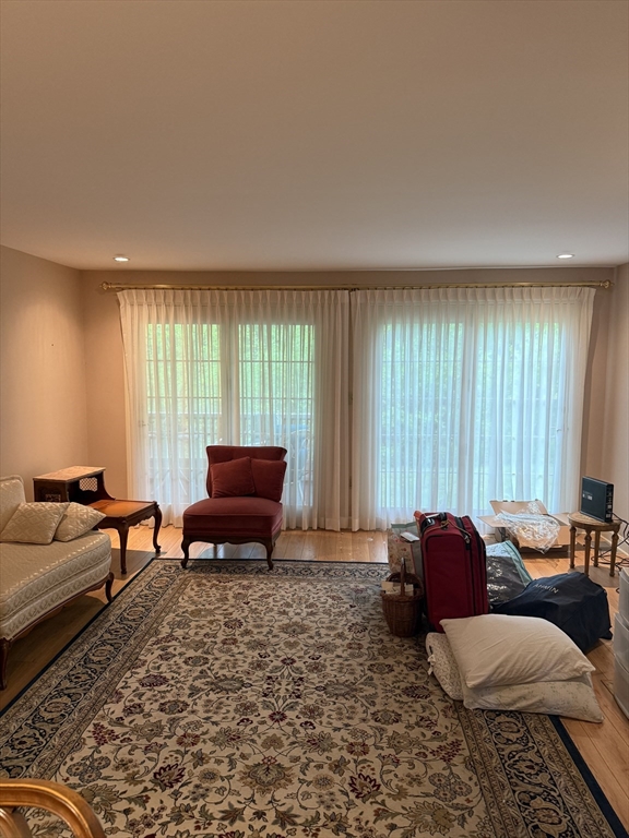 2 bed, 1.5 bath apartment for rent at 36 Essex Green Ln Unit B, Peabody — photo 3 of 8