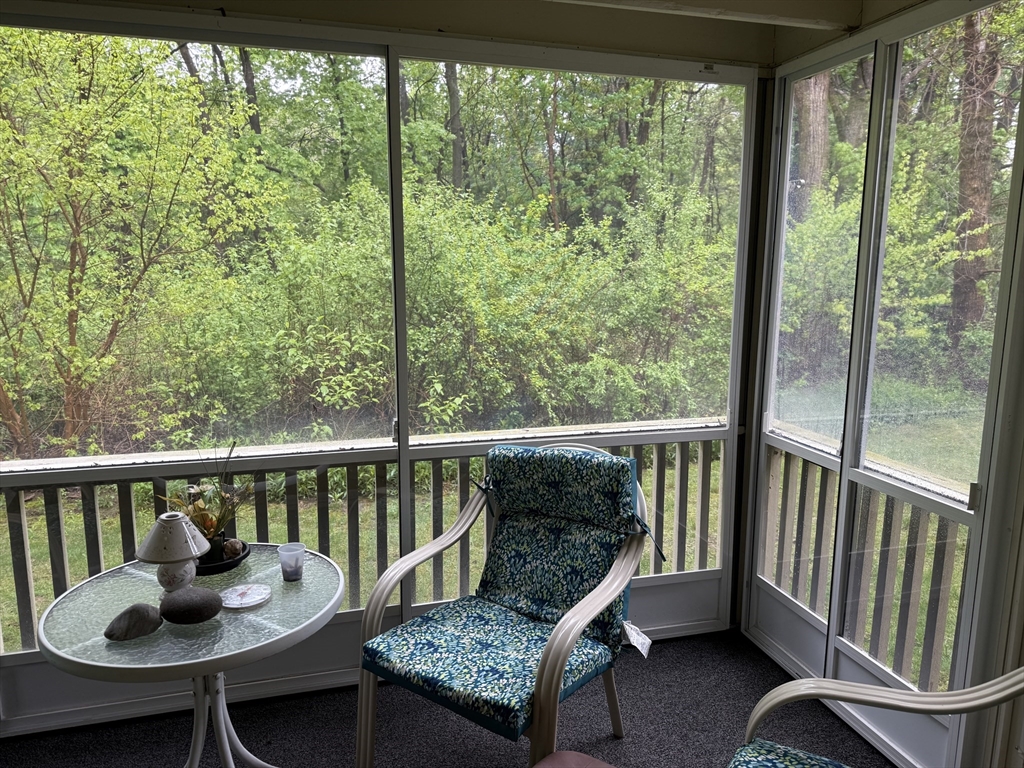 2 bed, 1.5 bath apartment for rent at 36 Essex Green Ln Unit B, Peabody — photo 4 of 8