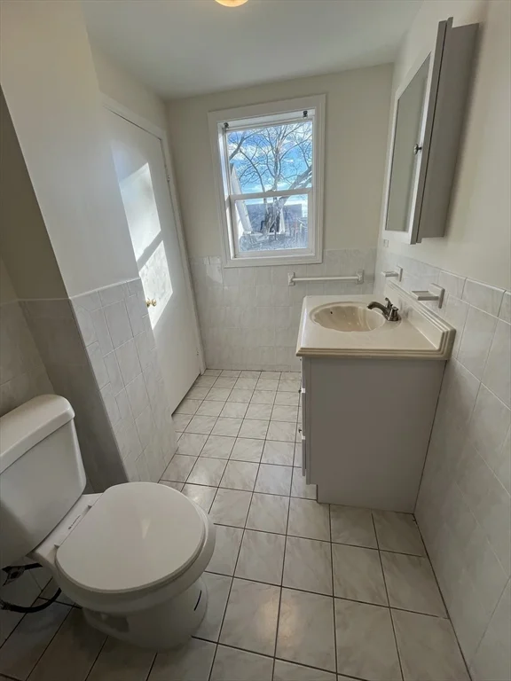 2 bed, 1 bath apartment for rent at 36 Everett St Unit 2, Medford — photo 25 of 40
