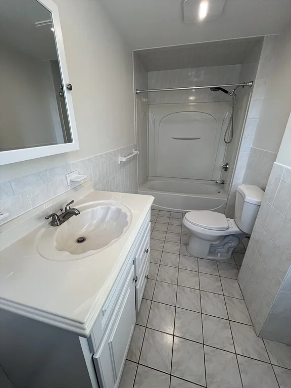2 bed, 1 bath apartment for rent at 36 Everett St Unit 2, Medford — photo 23 of 40