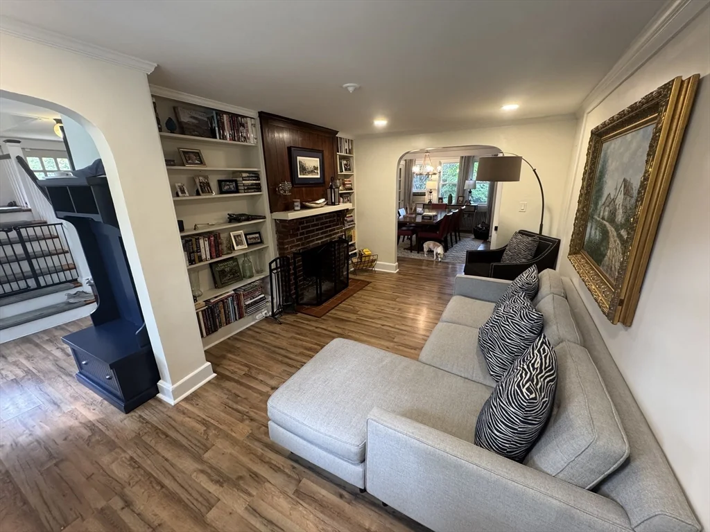 4 bed, 2 bath apartment for rent at 36 Evergreen Ave Unit Entire Home, Newton — photo 7 of 23