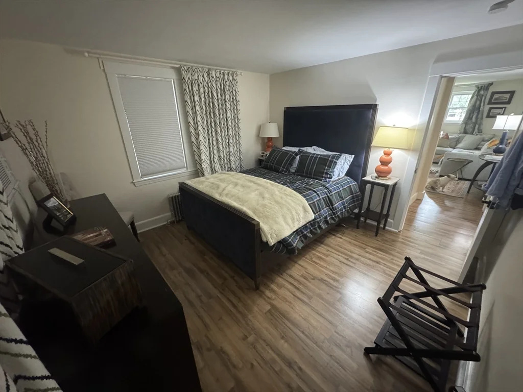 4 bed, 2 bath apartment for rent at 36 Evergreen Ave Unit Entire Home, Newton — photo 10 of 23