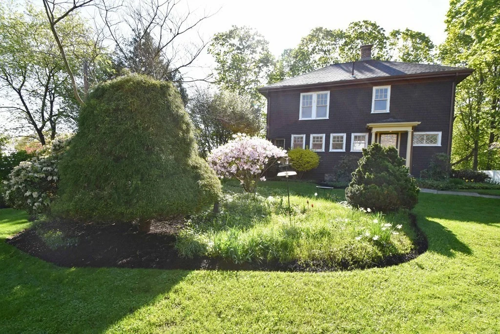 4 bed, 2 bath apartment for rent at 36 Evergreen Ave Unit Entire Home, Newton — photo 1 of 23