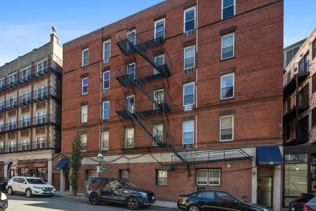 1 bed, 1 bath apartment for rent at 36 Fleet Unit 6, North End — photo 8 of 10