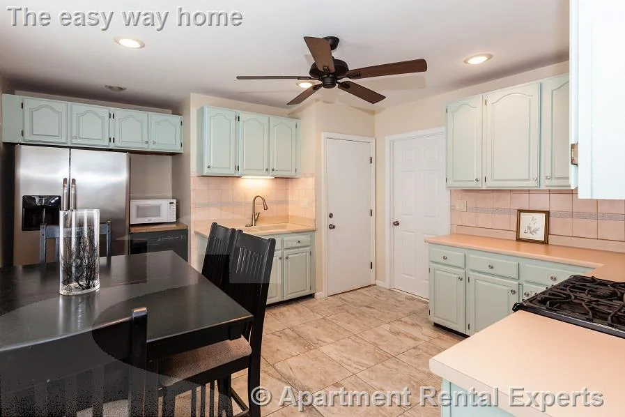 2 bed, 2 bath apartment for rent at 36 Florence St Unit 2, Sullivan Square — photo 2 of 10