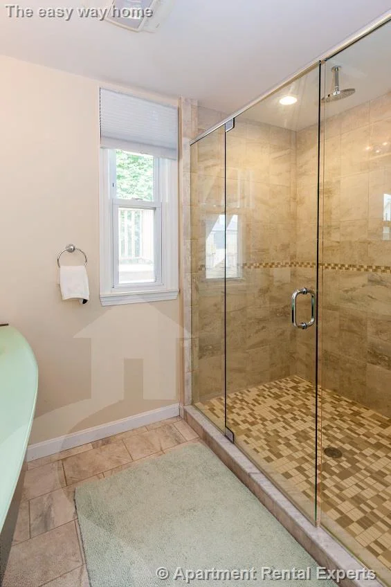 2 bed, 2 bath apartment for rent at 36 Florence St Unit 2, Sullivan Square — photo 9 of 10