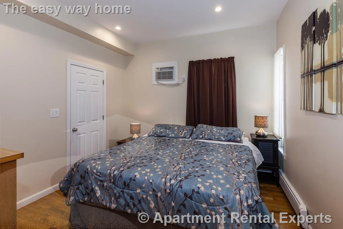 2 bed, 2 bath apartment for rent at 36 Florence St Unit 2, Sullivan Square — photo 4 of 10
