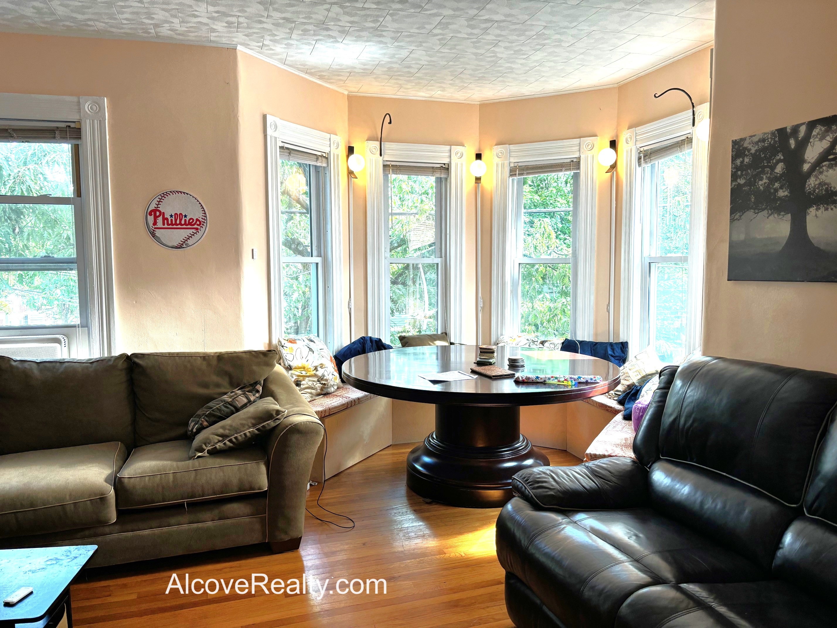4 bed, 2 bath apartment for rent at 36 Foskett St Unit 2, Powder House Square — photo 3 of 16