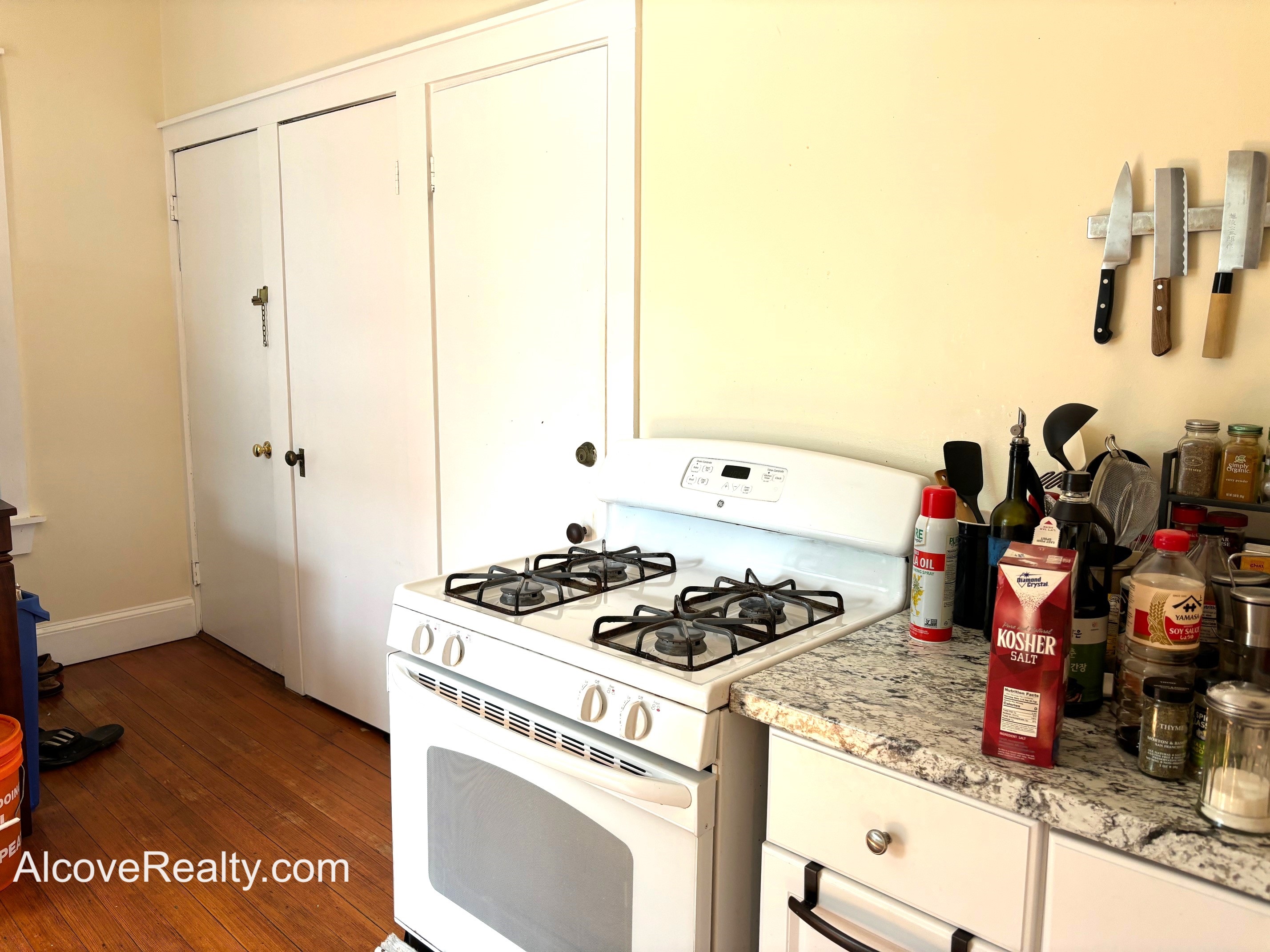 4 bed, 2 bath apartment for rent at 36 Foskett St Unit 2, Powder House Square — photo 6 of 16