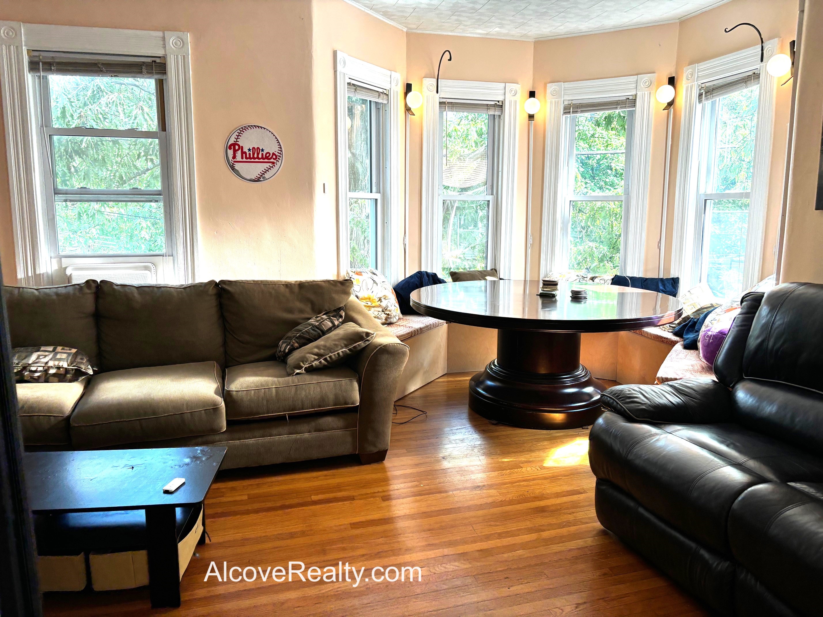 4 bed, 2 bath apartment for rent at 36 Foskett St Unit 2, Powder House Square — photo 4 of 16