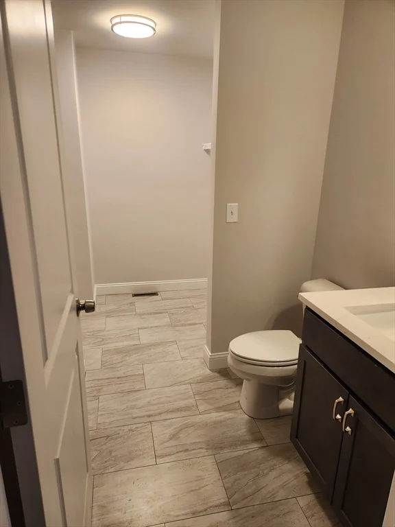 2 bed, 2 bath apartment for rent at 36 Four Seasons Dr Unit 36, Hampstead — photo 7 of 28
