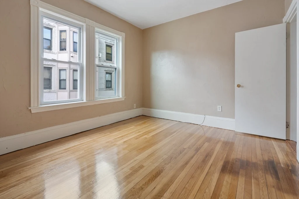 4 bed, 1 bath apartment for rent at 36 Georgia St Unit 2, Boston — photo 5 of 9