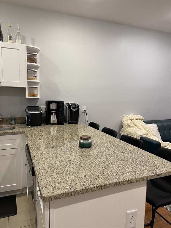 3 bed, 3 bath apartment for rent at 36 Gordon Unit 1, Waltham — photo 3 of 13