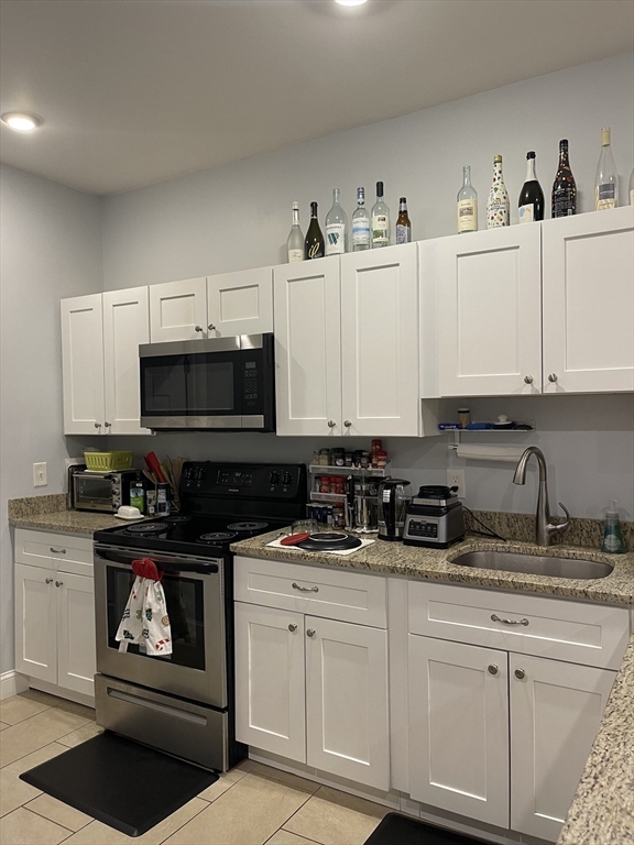 3 bed, 3 bath apartment for rent at 36 Gordon Unit 1, Waltham — photo 1 of 13