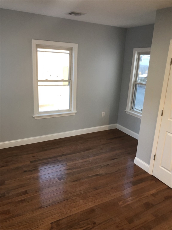 3 bed, 3 bath apartment for rent at 36 Gordon Unit 1, Waltham — photo 5 of 13