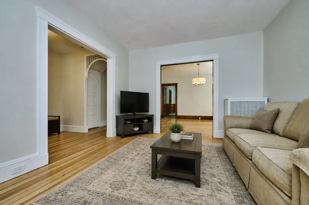 2 bed, 1 bath apartment for rent at 36 Granville Rd Unit 1, West Cambridge — photo 4 of 17