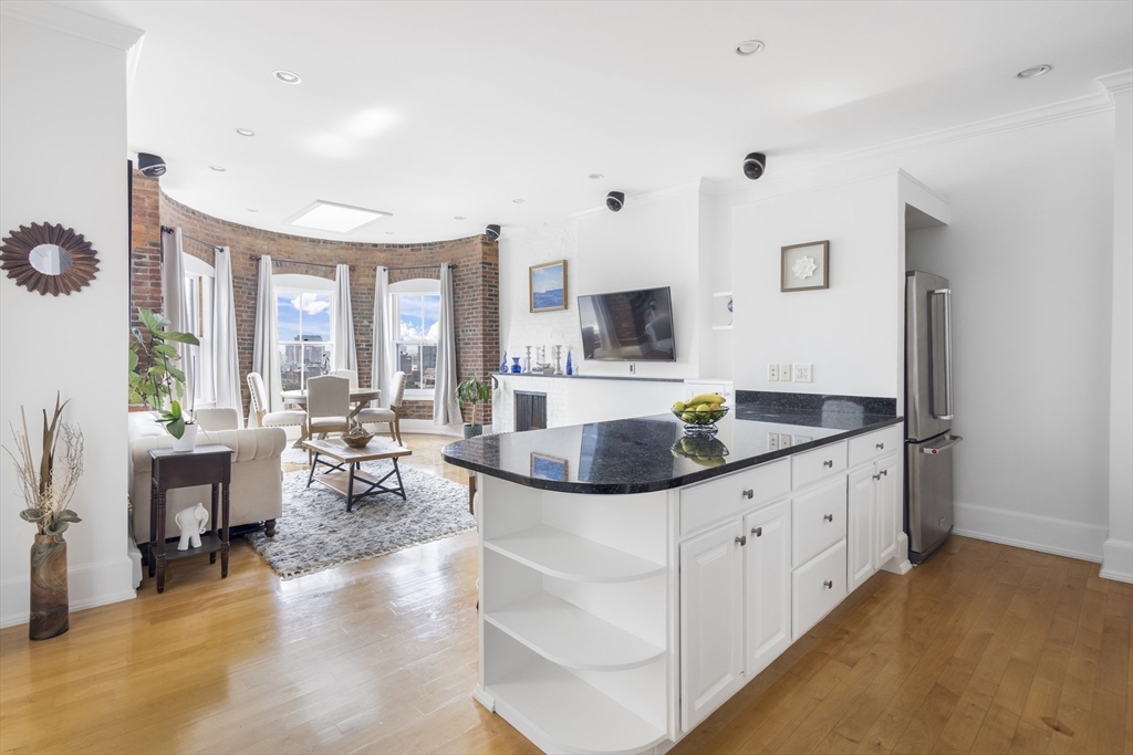 2 bed, 1 bath apartment for rent at 36 Hancock St Unit 7A, Beacon Hill