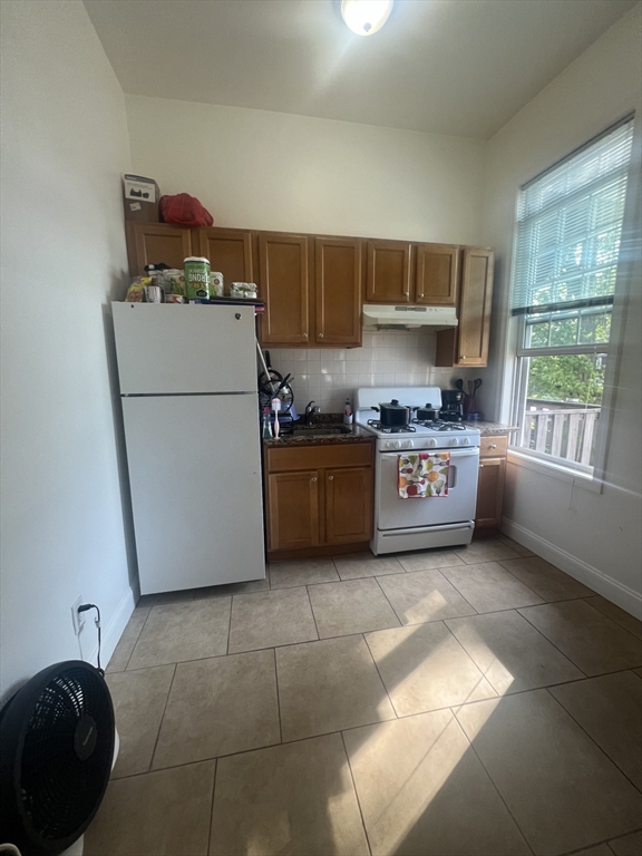 1 bed, 1 bath apartment for rent at 36 Hawthorne St Unit 8, Chelsea — photo 2 of 5