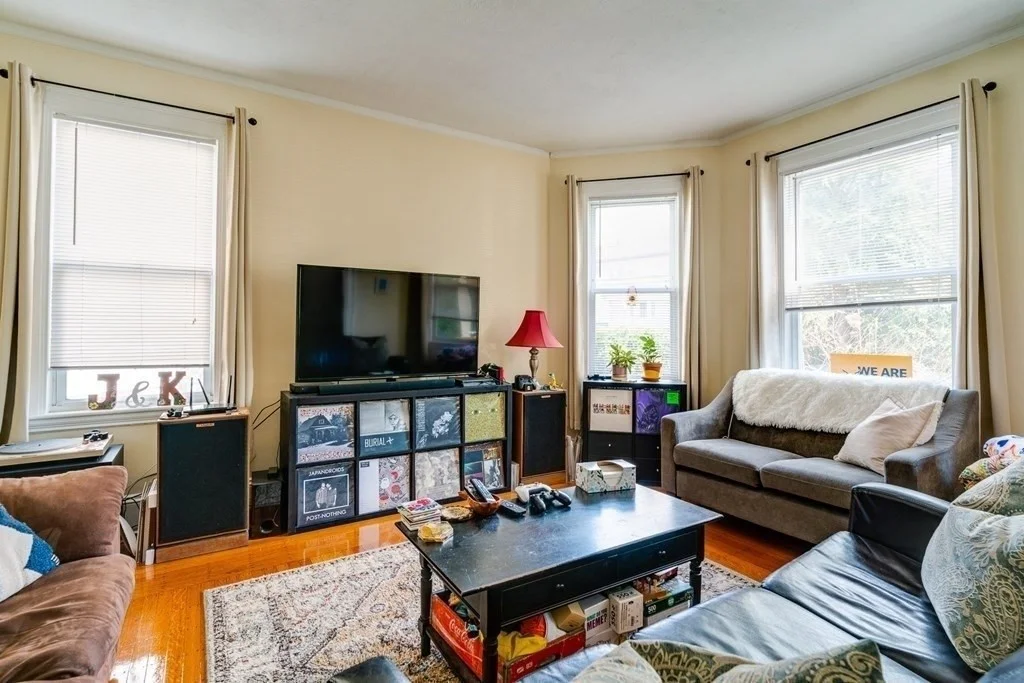 1 bed, 1 bath apartment for rent at 36 Hewlett St Unit 1, Roslindale — photo 3 of 13