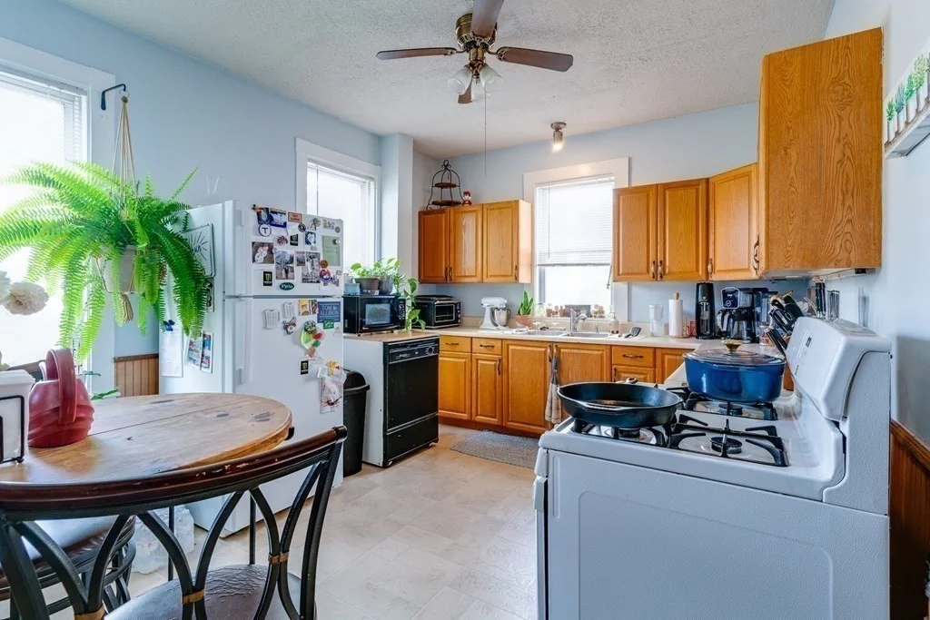 1 bed, 1 bath apartment for rent at 36 Hewlett St Unit 1, Roslindale — photo 8 of 13