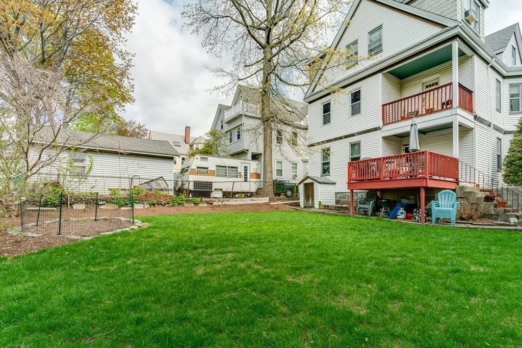 1 bed, 1 bath apartment for rent at 36 Hewlett St Unit 1, Roslindale — photo 12 of 13