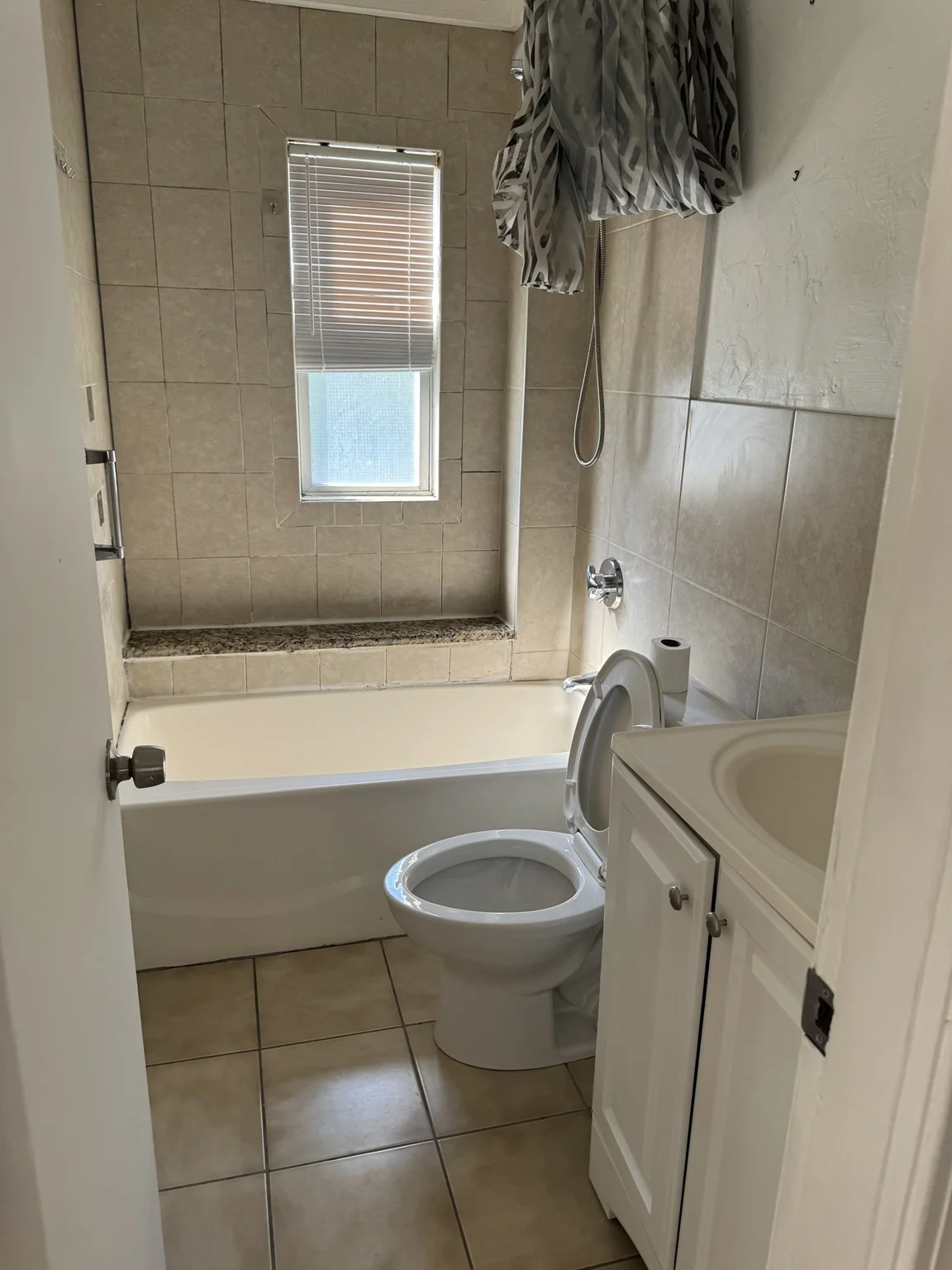 2 bed, 1 bath apartment for rent at 36 Hichborn St Unit 1, Revere — photo 9 of 28