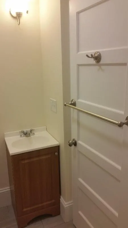 1 bed, 1 bath apartment for rent at 36 High St Unit B2, Brookline — photo 8 of 12