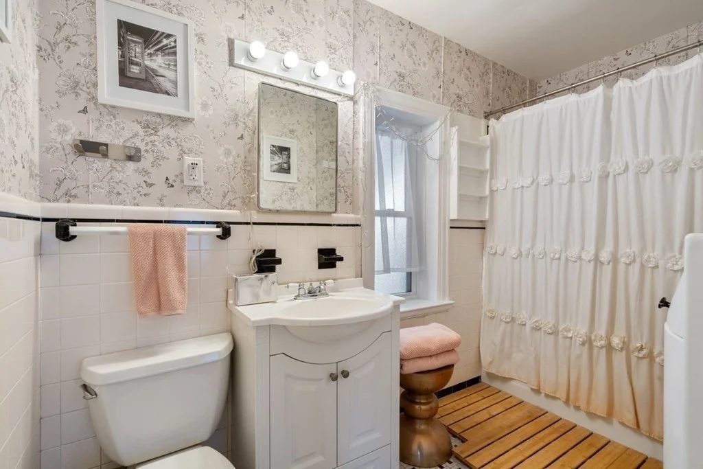 1 bed, 1 bath apartment for rent at 36 Highland Unit 8, Mid Cambridge — photo 6 of 9