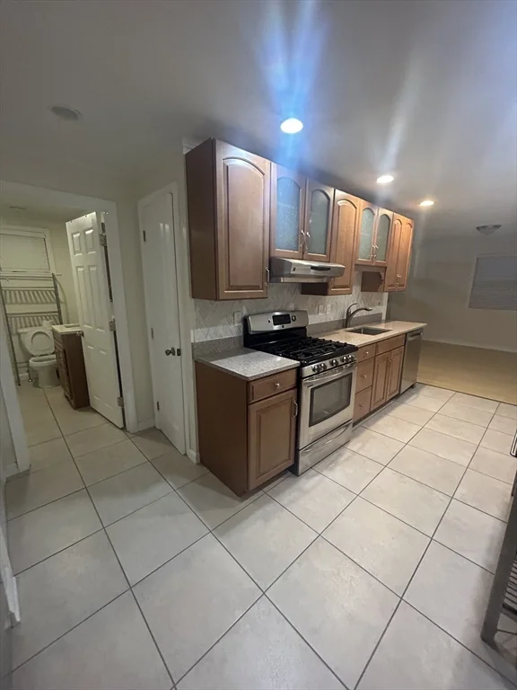 2 bed, 1 bath apartment for rent at 36 Hunting St Unit 2, East Cambridge — photo 3 of 19