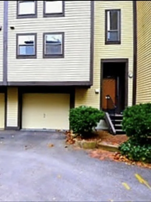 3 bed, 2 bath apartment for rent at 36 Irving St Unit 7, Mid-Cambridge — photo 1 of 15