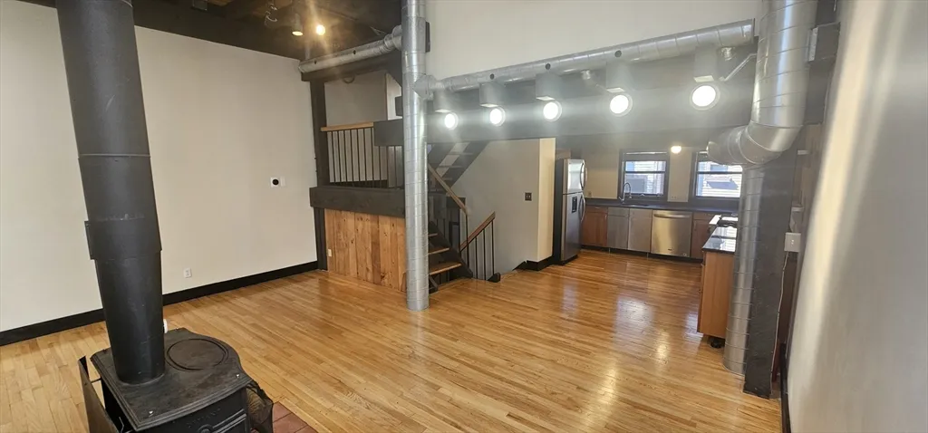 3 bed, 2 bath apartment for rent at 36 Irving St Unit 7, Mid-Cambridge — photo 3 of 15
