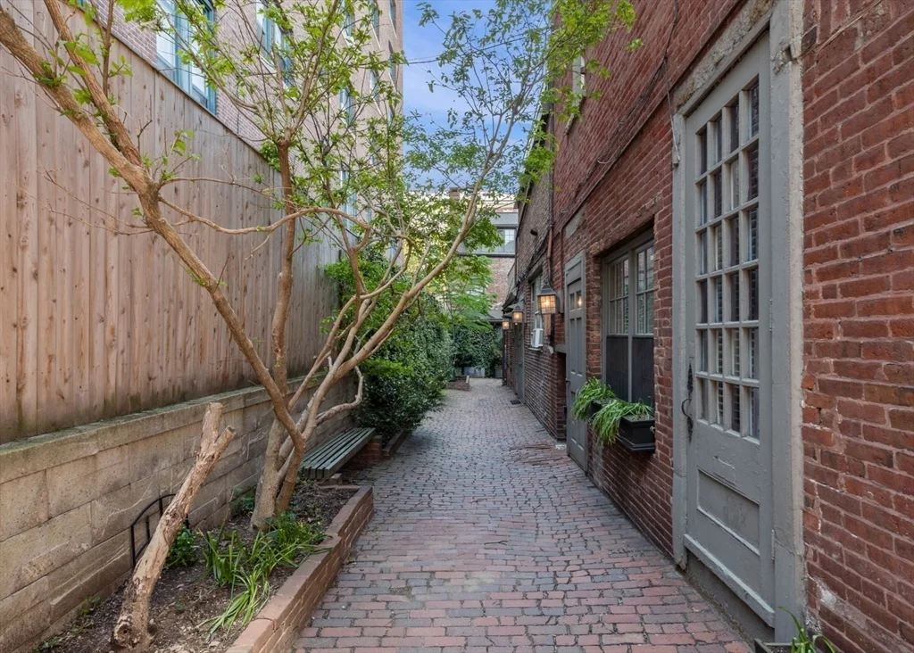 Studio bed, 1 bath apartment for rent at 36 Joy St Unit F2, Beacon Hill — photo 17 of 17