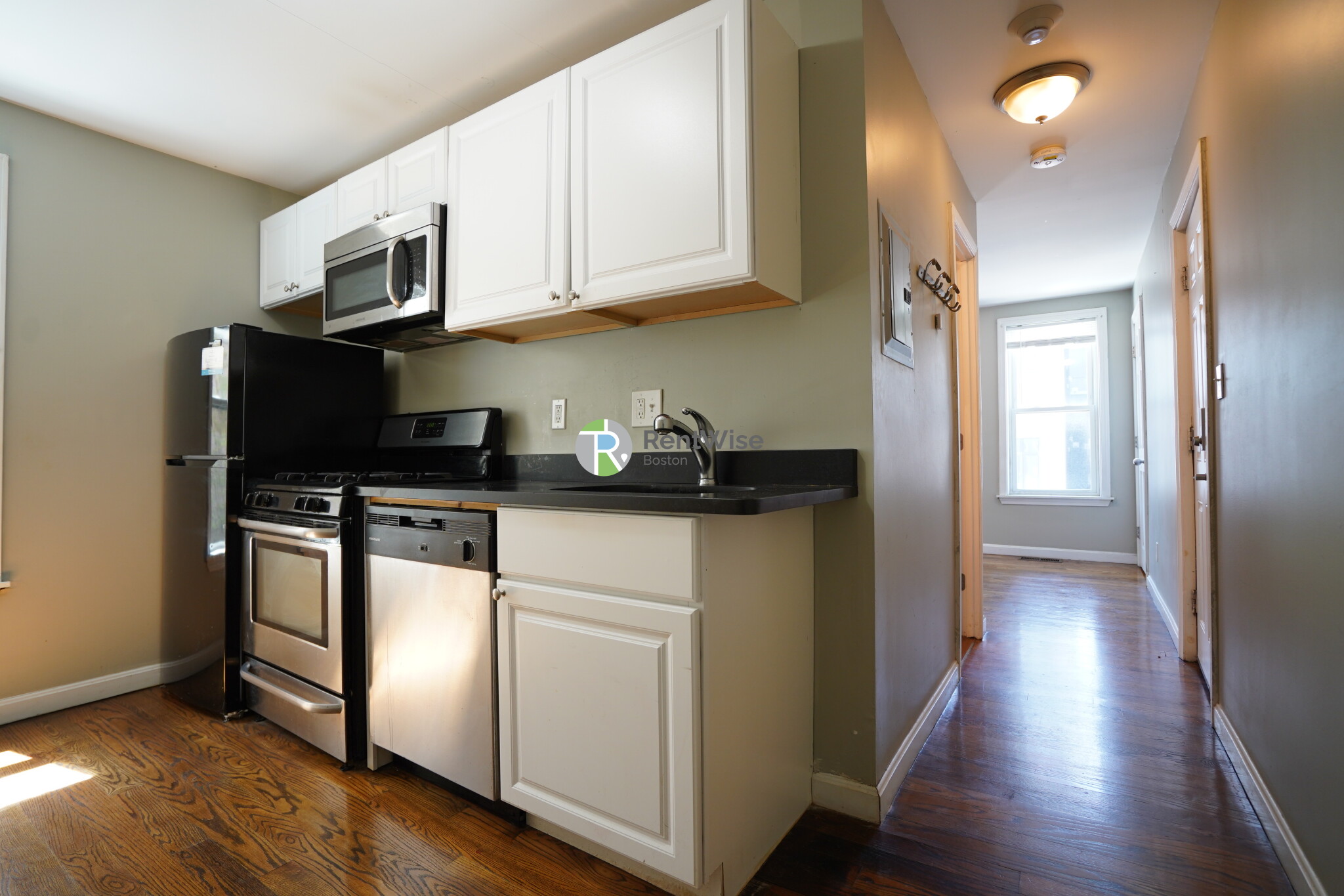 1 bed, 1 bath apartment for rent at 36 L St Unit 1, South Boston — photo 1 of 15