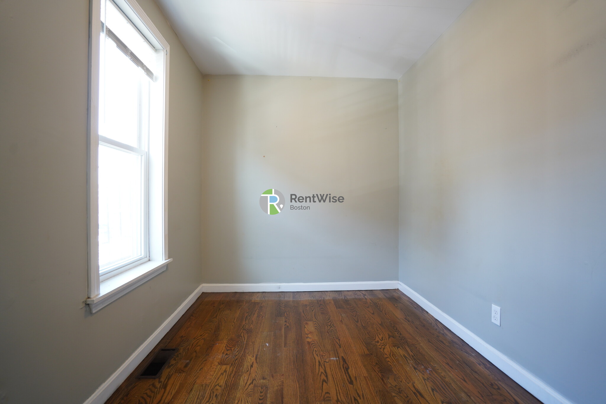 1 bed, 1 bath apartment for rent at 36 L St Unit 1, South Boston — photo 5 of 15